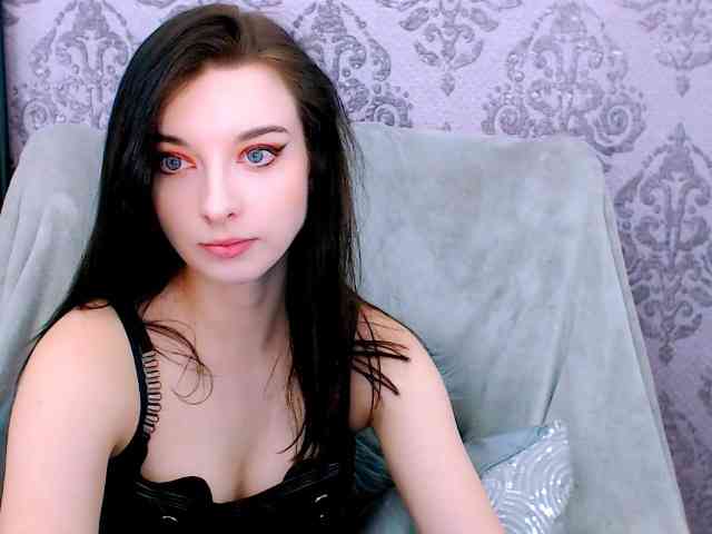 VirginLuna webcam