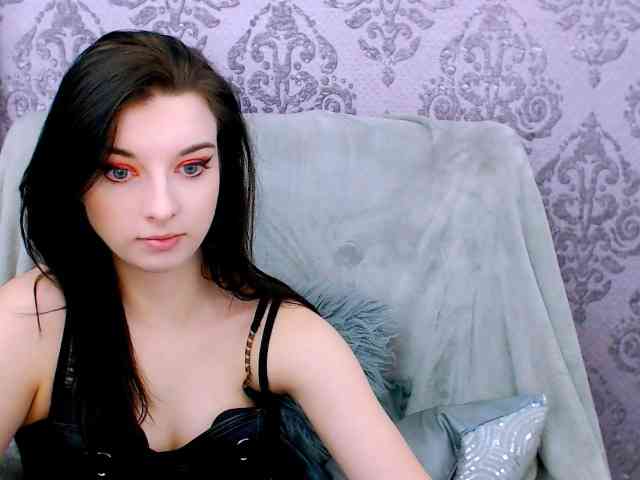 VirginLuna webcam