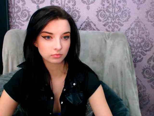 VirginLuna webcam