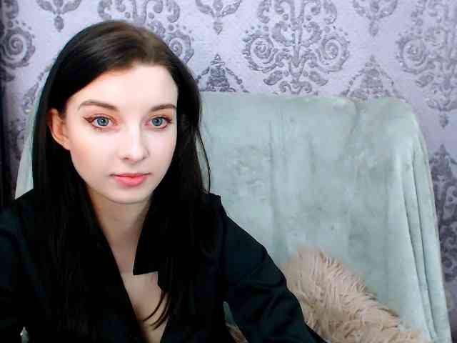 VirginLuna webcam