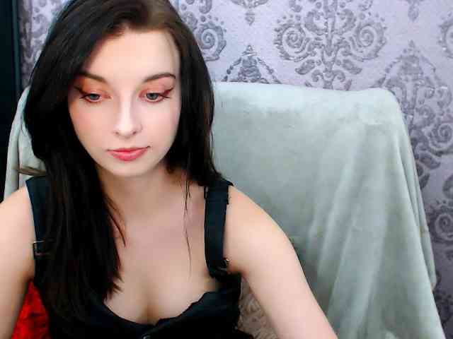 VirginLuna webcam