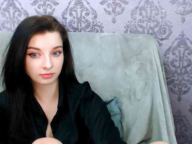 VirginLuna webcam