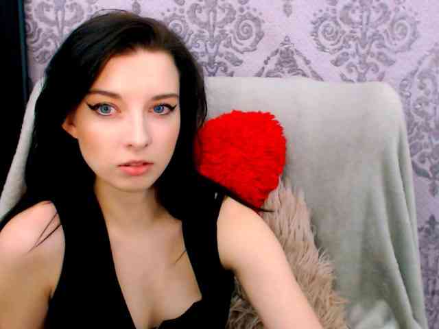 VirginLuna webcam