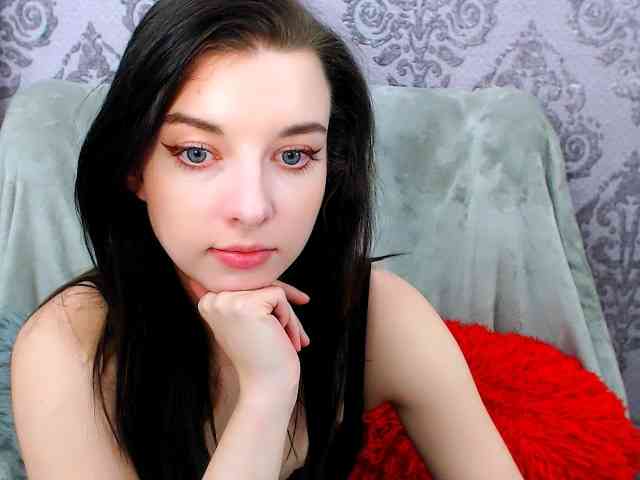 VirginLuna webcam