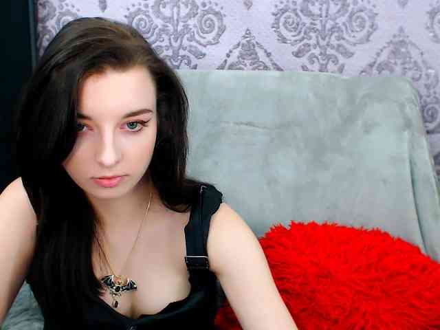 VirginLuna webcam