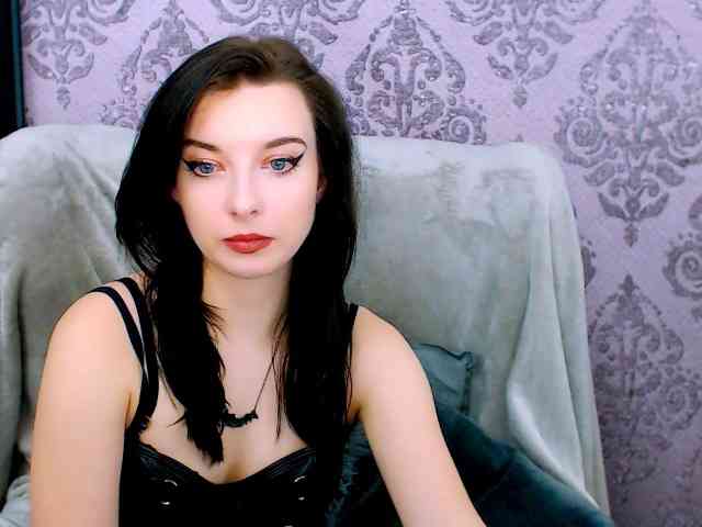 VirginLuna webcam