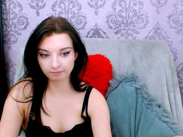 VirginLuna webcam