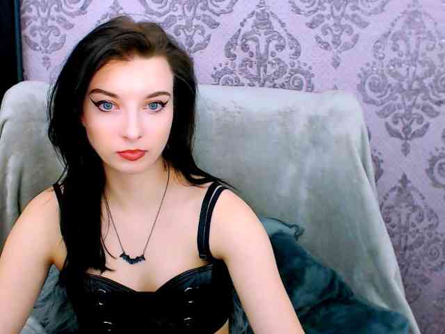 VirginLuna webcam