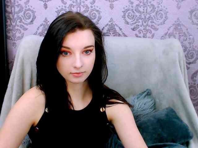 VirginLuna webcam