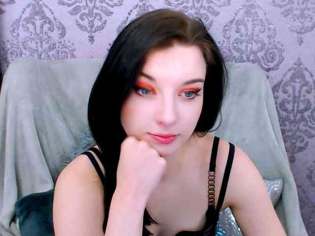 VirginLuna webcam