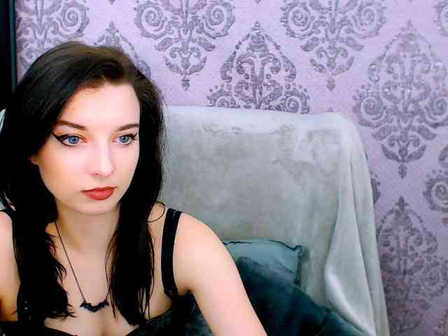 VirginLuna webcam