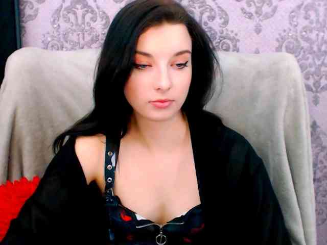 VirginLuna webcam