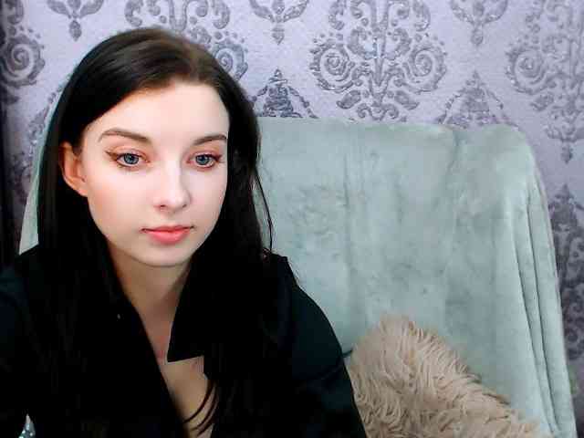 VirginLuna webcam