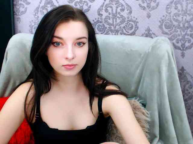 VirginLuna webcam