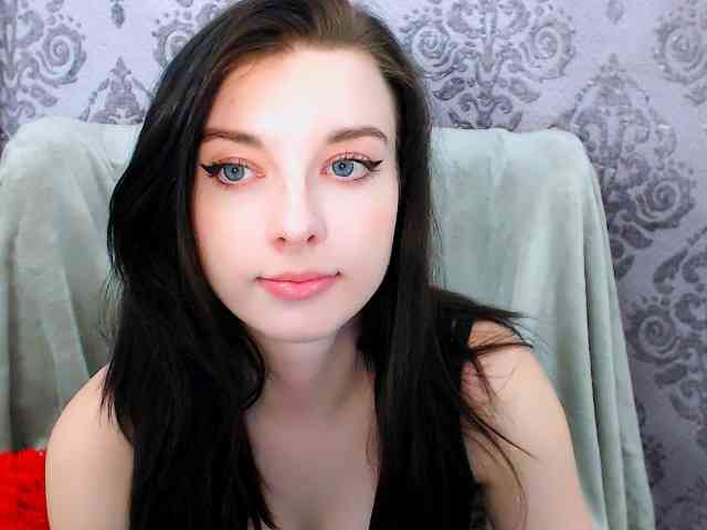 VirginLuna webcam