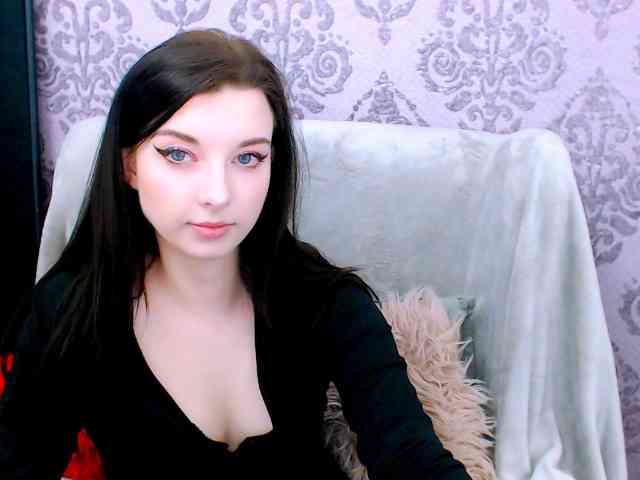 VirginLuna webcam