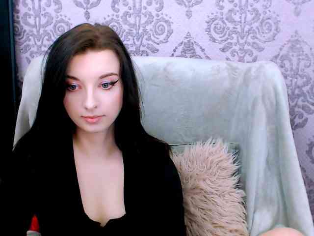 VirginLuna webcam