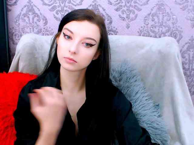 VirginLuna webcam