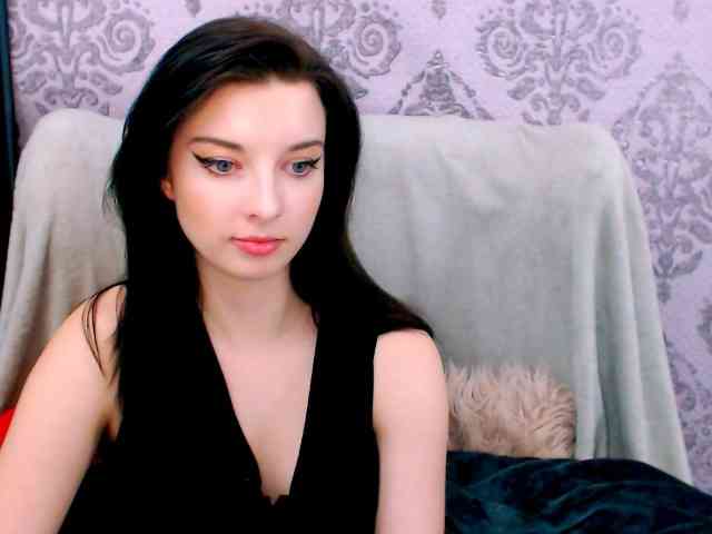 VirginLuna webcam