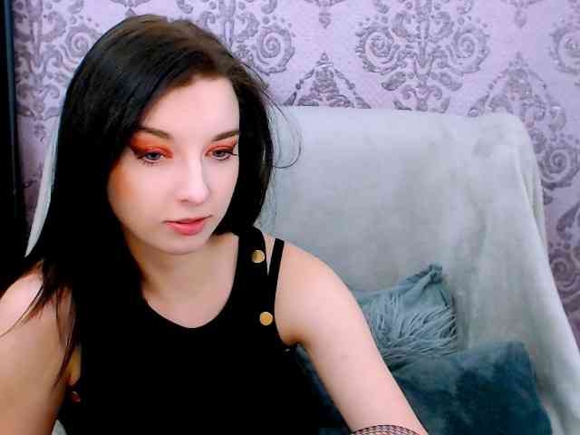 VirginLuna webcam