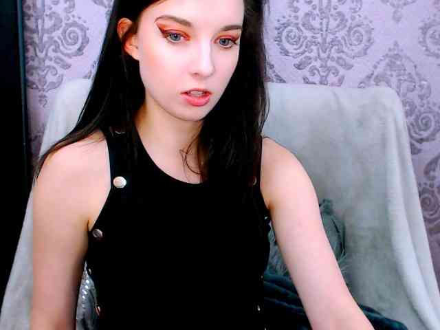 VirginLuna webcam