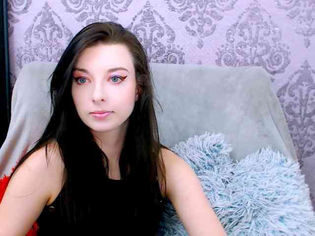 VirginLuna webcam