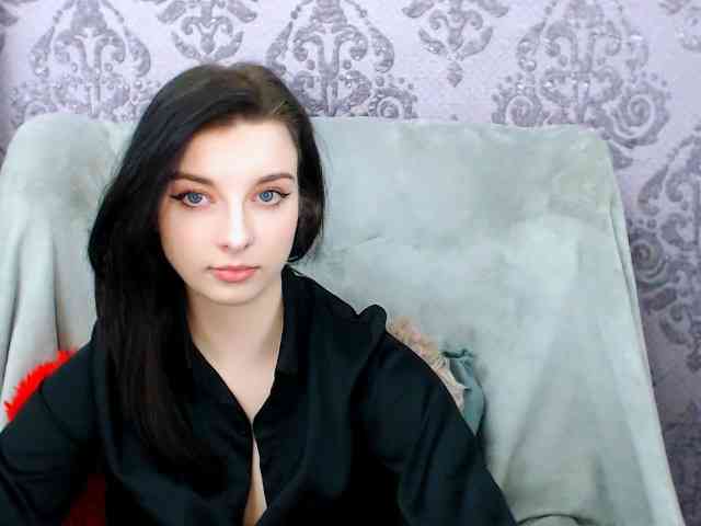 VirginLuna webcam