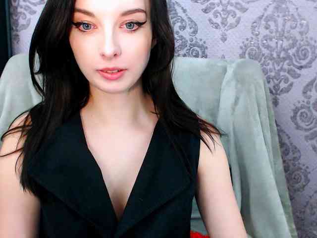 VirginLuna webcam
