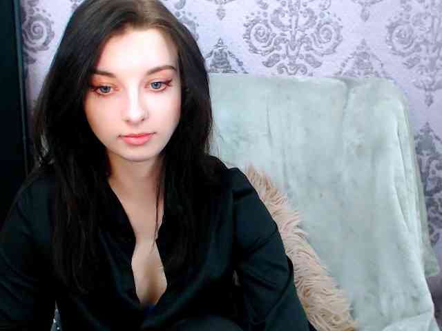 VirginLuna webcam