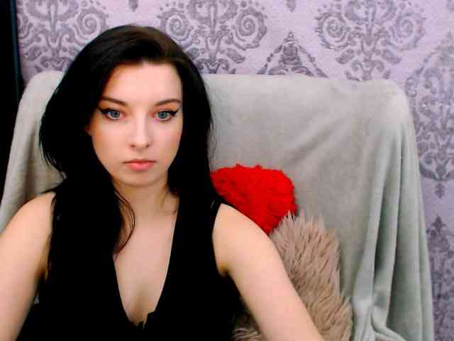VirginLuna webcam