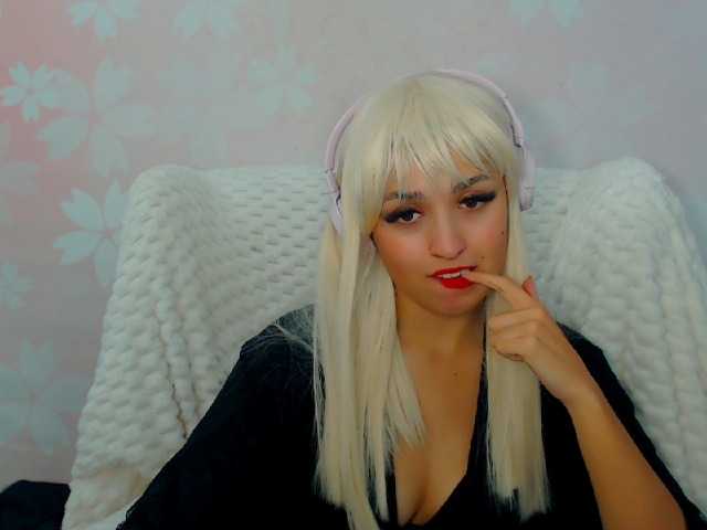 RosieSpark's BongaCams show and profile