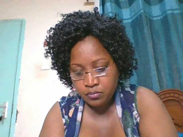 le modèle peacekhloe est en webcam porno dans un show sur le site bongacams, il possède les tags suivants: Ebony,Brunette,Trimmed