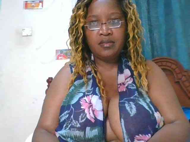 peacekhloe Live Webcam on BongaCams