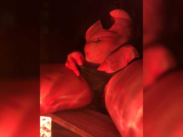 Girlaa's BongaCams show and profile