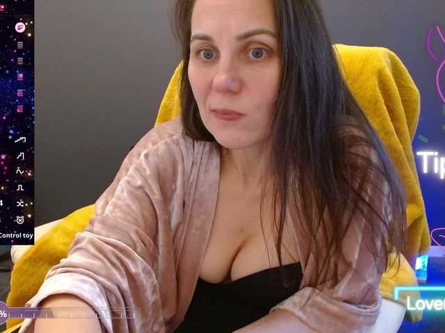 Girlaa's BongaCams show and profile