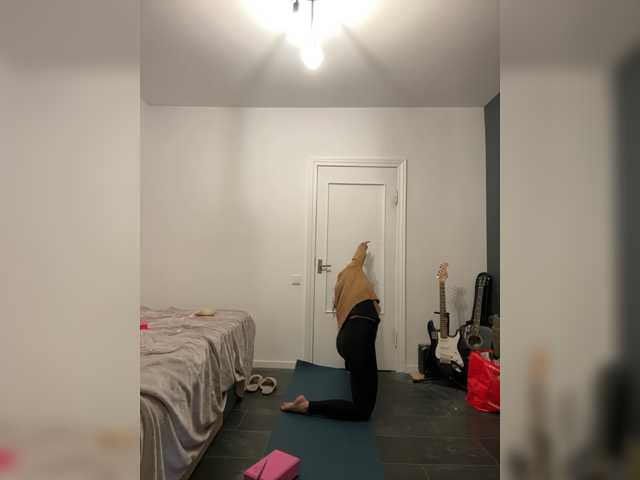 Girlaa's BongaCams show and profile