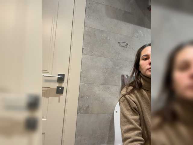 Girlaa's Thumb Image