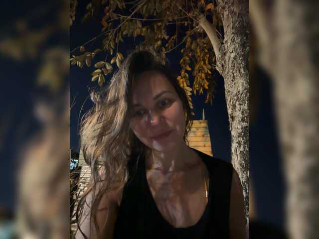 Girlaa's BongaCams show and profile