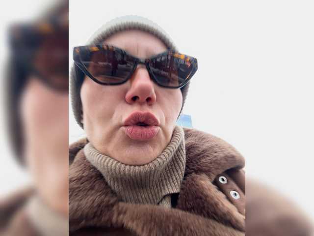 Girlaa – webcam model profile photo