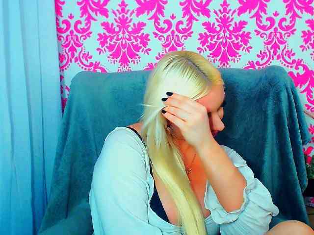 BlondAna webcam