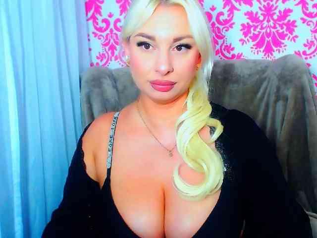 BlondAna webcam