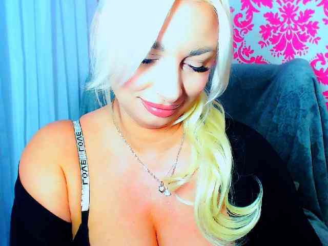 BlondAna webcam