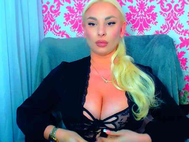 BlondAna webcam