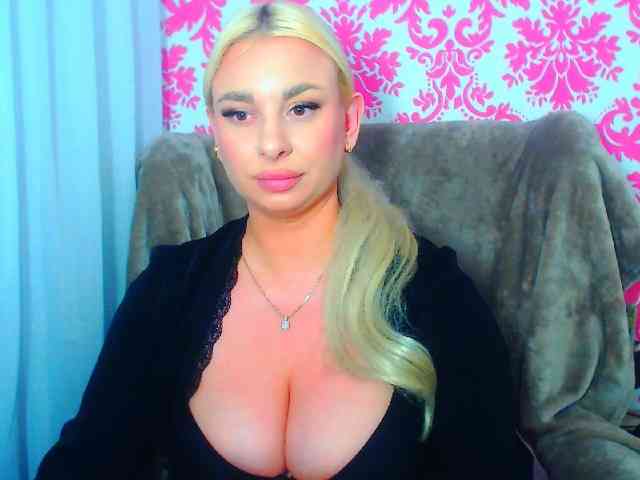 BlondAna webcam