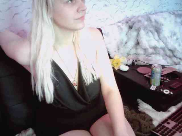 ScarletCallings webcam