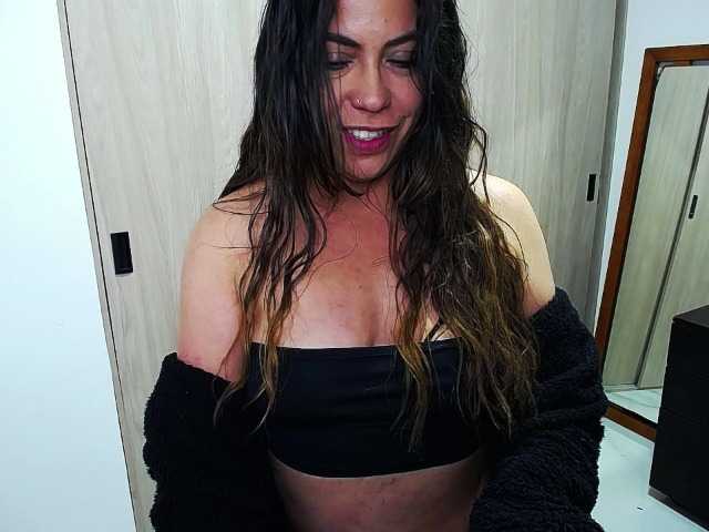 Giogiocapriati's BongaCams show and profile