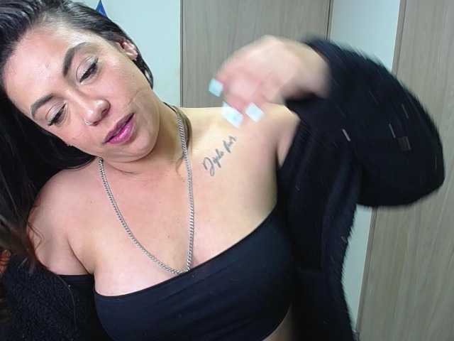 Giogiocapriati live cam profile