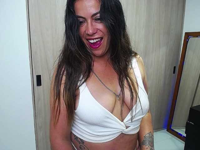 Giogiocapriati's BongaCams show and profile