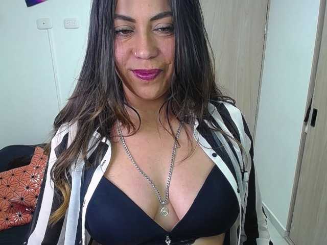 Giogiocapriati's BongaCams show and profile