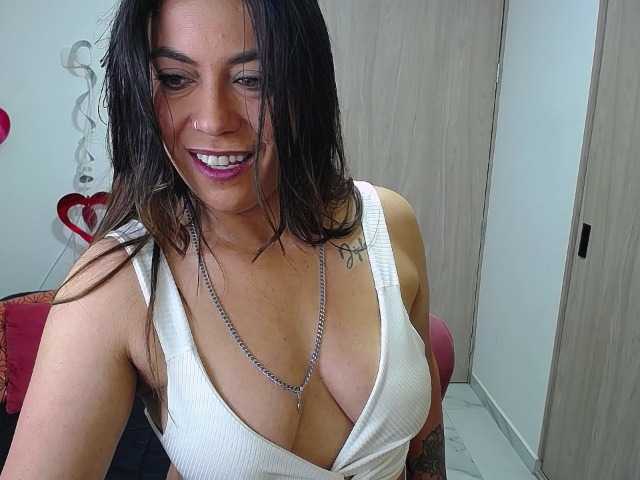 Giogiocapriati's BongaCams show and profile